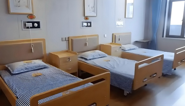 仅一周董璇二婚老公就被扒干净，她又看走眼了？